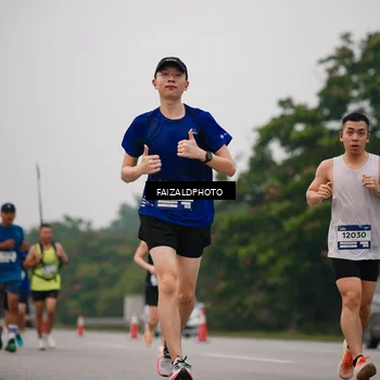 Runner Photo 7434397