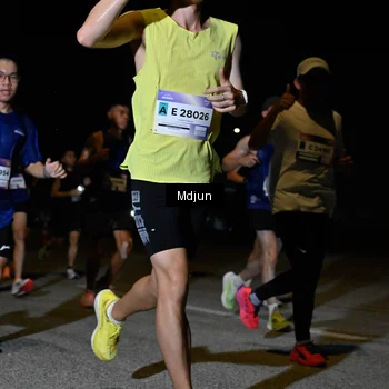 Runner Photo 7434410