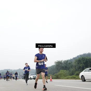 Runner Photo 7434623