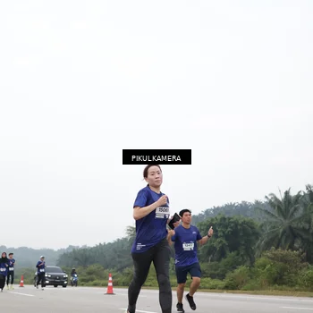 Runner Photo 7434750