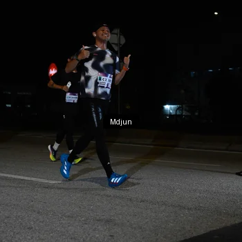 Runner Photo 7434946