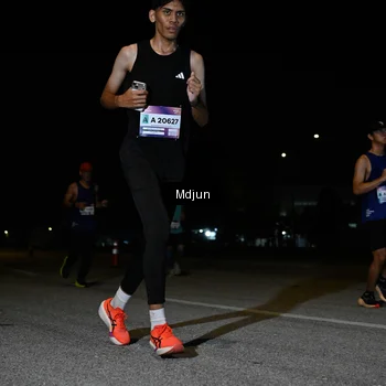 Runner Photo 7435256