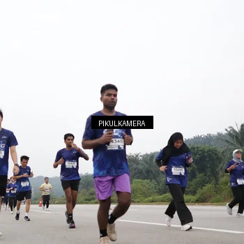 Runner Photo 7435263