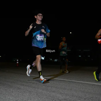 Runner Photo 7435265