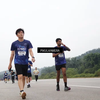 Runner Photo 7435307