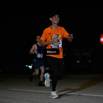 Runner Photo 7435344