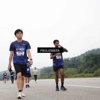 Runner Photo 7435401