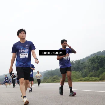 Runner Photo 7435455