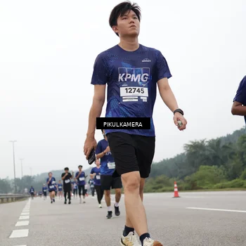 Runner Photo 7435502