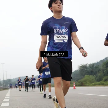 Runner Photo 7435504
