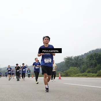 Runner Photo 7435506