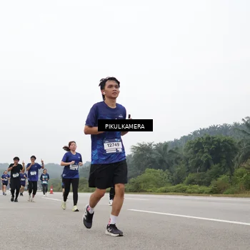 Runner Photo 7435515