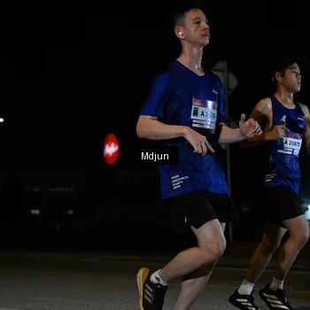 Runner Photo 7435543