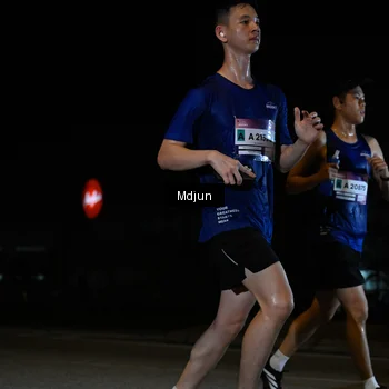 Runner Photo 7435546