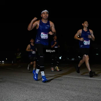 Runner Photo 7435695