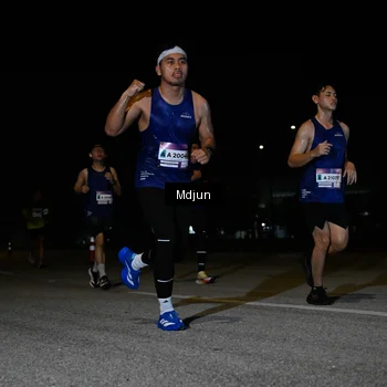 Runner Photo 7435697