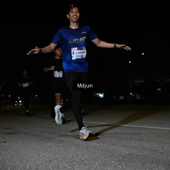 Runner Photo 7435733