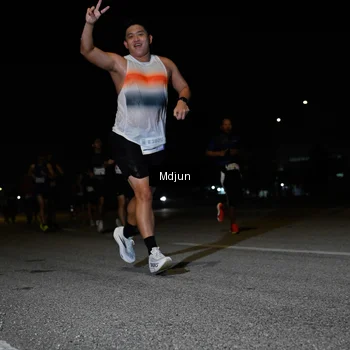 Runner Photo 7435822