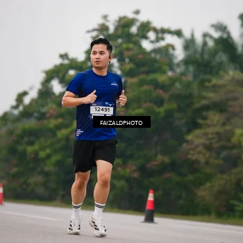 Runner Photo 7435899