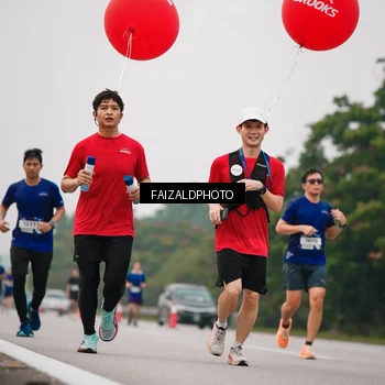 Runner Photo 7435942