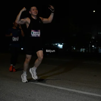Runner Photo 7436000