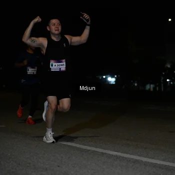 Runner Photo 7436002