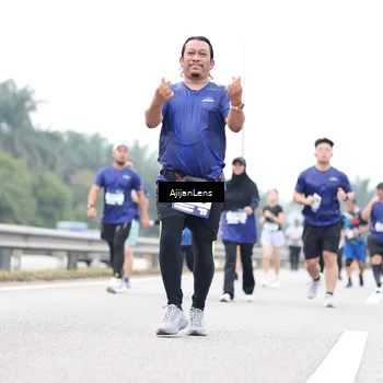 Runner Photo 7436012