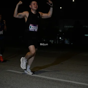 Runner Photo 7436023