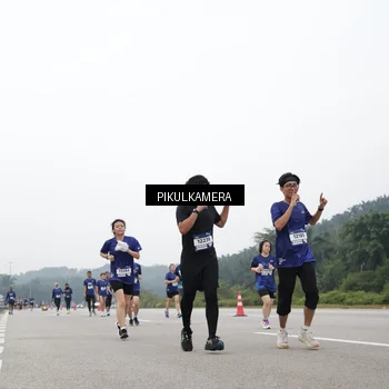 Runner Photo 7436028