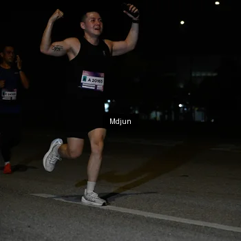 Runner Photo 7436031