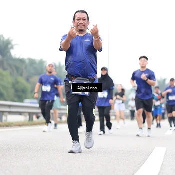 Runner Photo 7436032