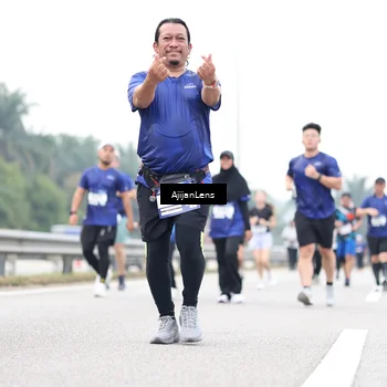 Runner Photo 7436033
