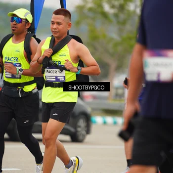 Runner Photo 7436038