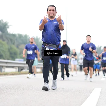 Runner Photo 7436059