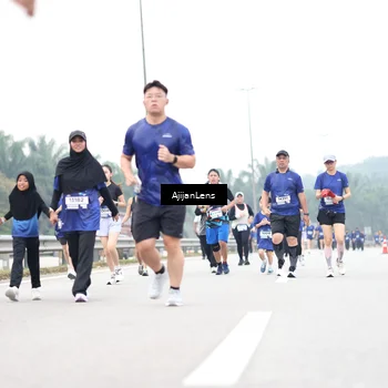 Runner Photo 7436060