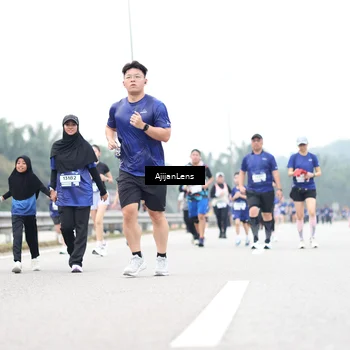 Runner Photo 7436080