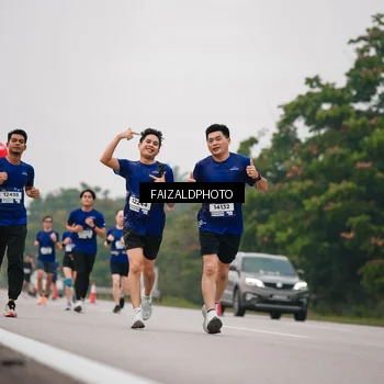 Runner Photo 7436081