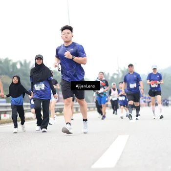 Runner Photo 7436093