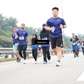 Runner Photo 7436104
