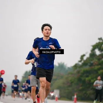 Runner Photo 7436105