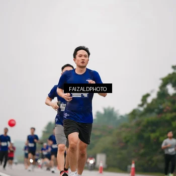 Runner Photo 7436112