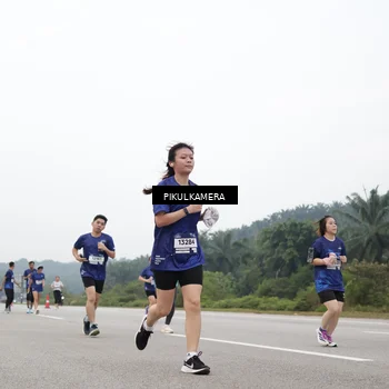 Runner Photo 7436191