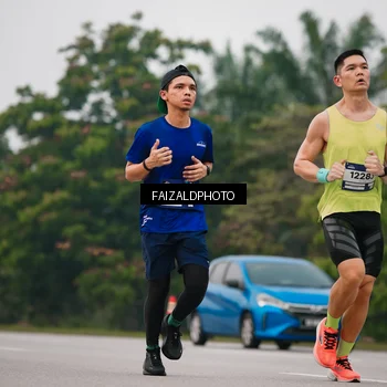 Runner Photo 7436203