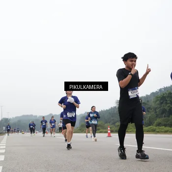 Runner Photo 7436251