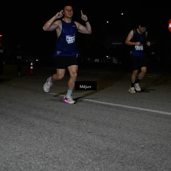 Runner Photo 7436253
