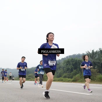 Runner Photo 7436325