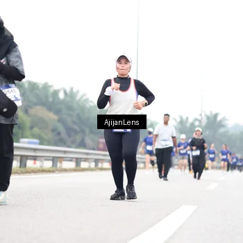 Runner Photo 7436339