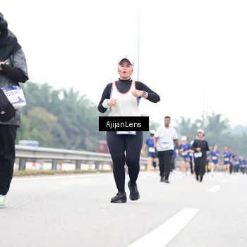 Runner Photo 7436349