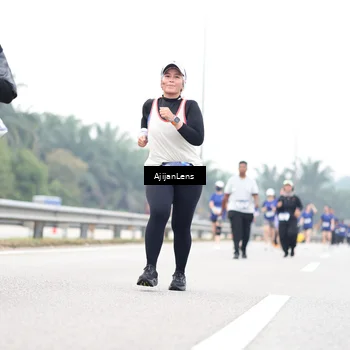 Runner Photo 7436411