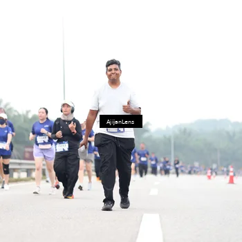 Runner Photo 7436413